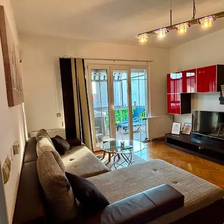Nikolina Apartment