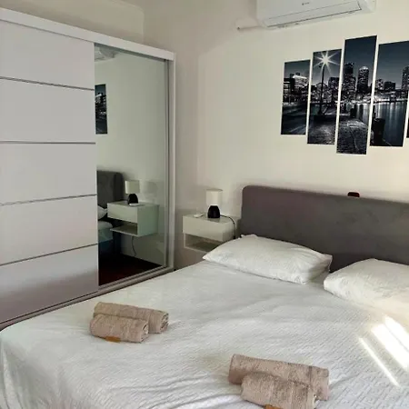 Nikolina Apartment